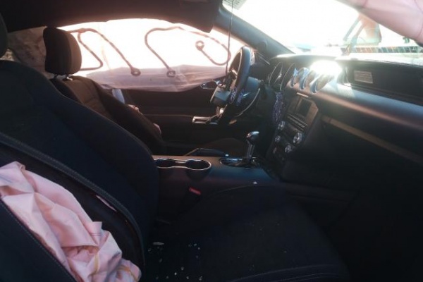 фото Ford Mustang