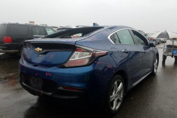 фото Chevrolet Volt LT