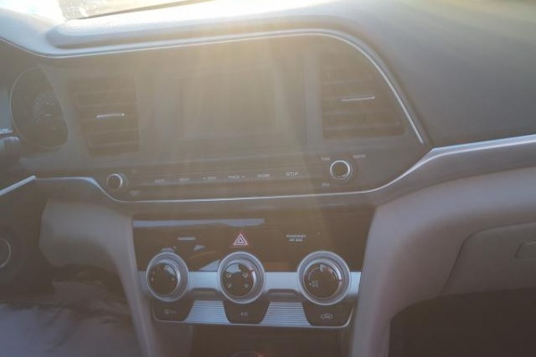 фото Hyundai Elantra SE