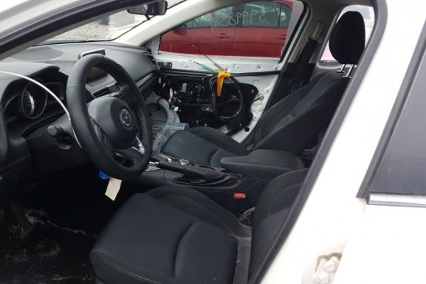 фото Mazda 3 TOURING