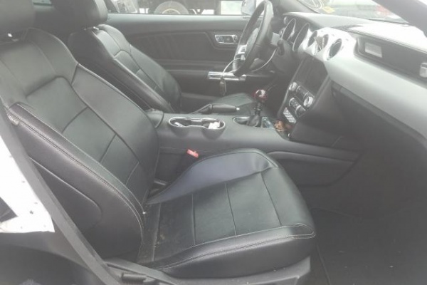 фото Ford Mustang