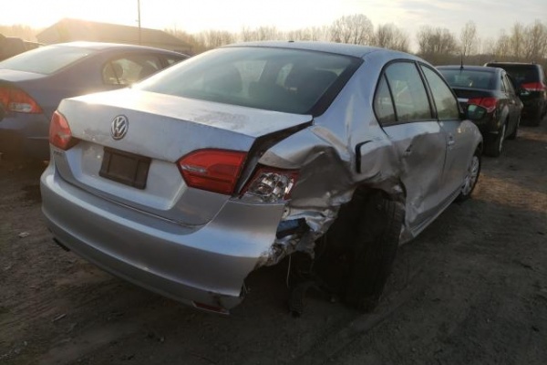 фото Volkswagen Jetta BASE