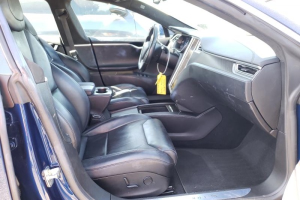 фото Tesla MODEL S