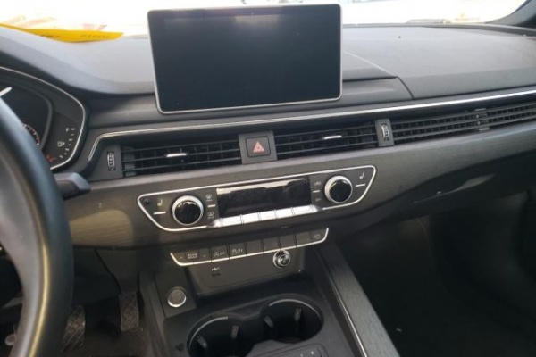 фото Audi A4 Premium