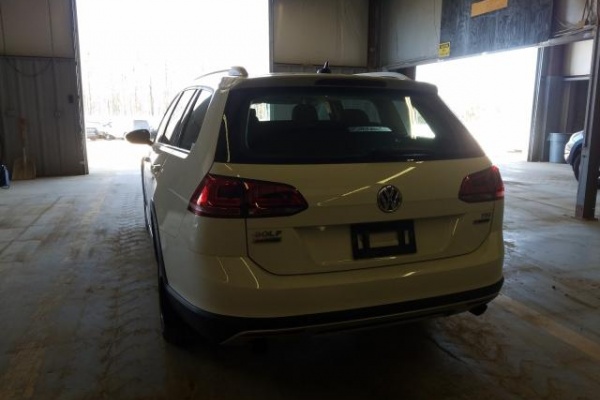 фото Volkswagen golf ALLTRACK S