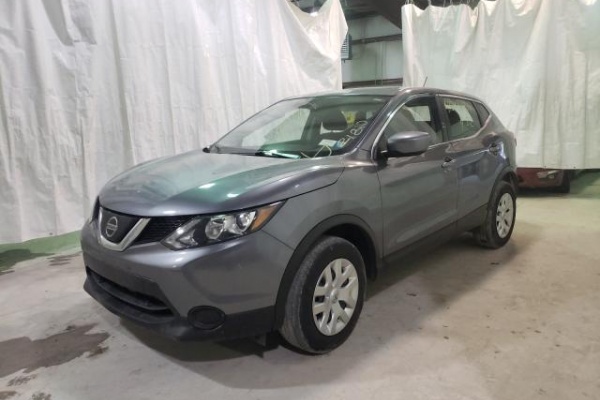 фото Nissan ROGUE SPORT S