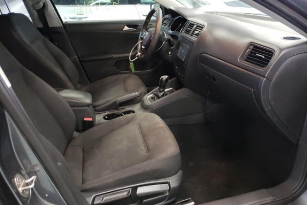 фото Volkswagen Jetta base