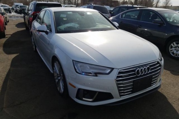 фото Audi A4 Premium Plus