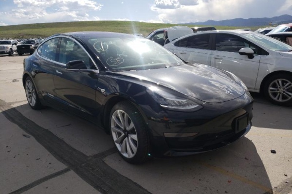 фото Tesla MODEL 3