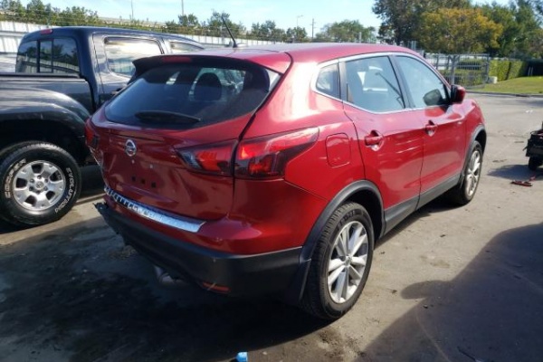 фото Nissan ROGUE SPORT S