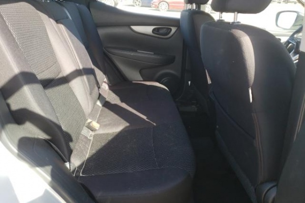 фото Nissan ROGUE SPORT S