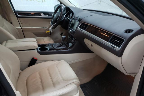 фото Volkswagen TOUAREG V6