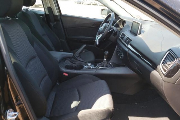 фото Mazda 3 TOURING