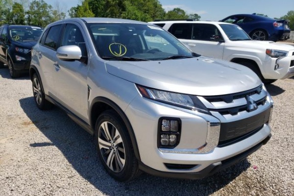 фото Mitsubishi OUTLANDER SPORT SE