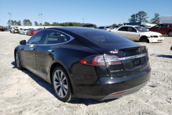 фото Tesla MODEL S