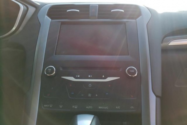 фото Ford Fusion SE