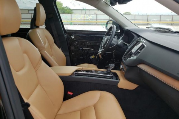 фото Volvo XC90 T6