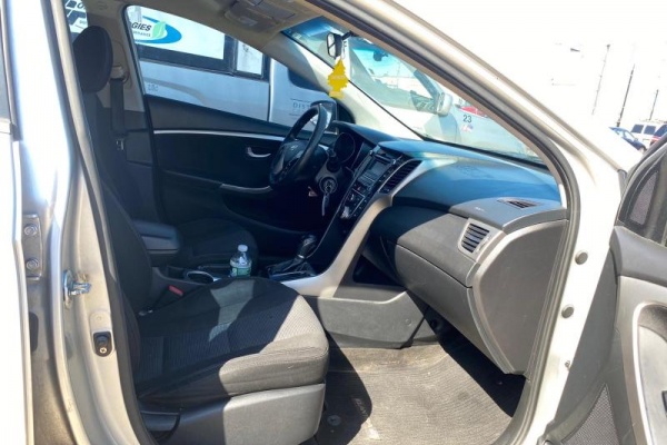 фото Hyundai Elantra GT