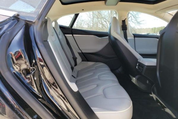 фото Tesla MODEL S