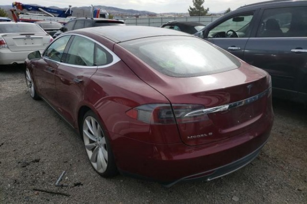 фото Tesla MODEL S