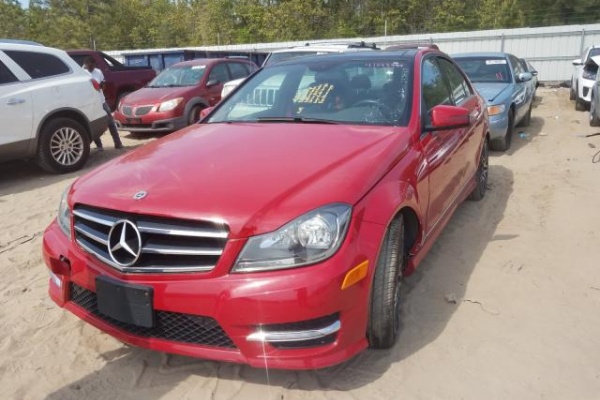 фото Mercedes-BenzC 300 4MATIC