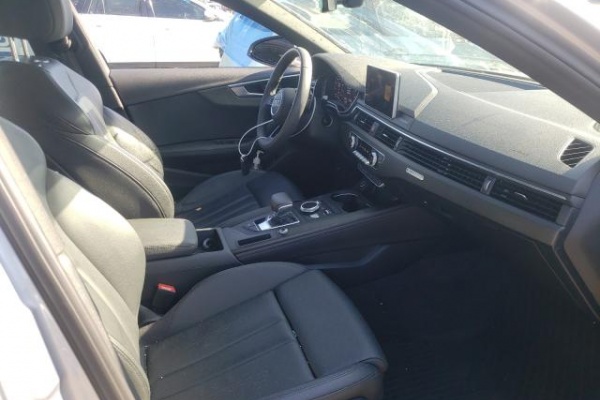 фото Audi A4 Premium Plus