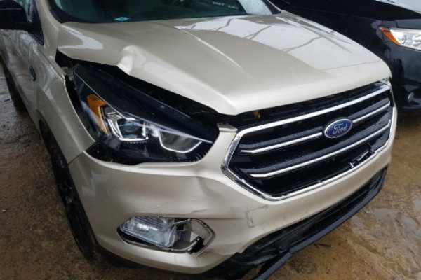 фото Ford Escape SE