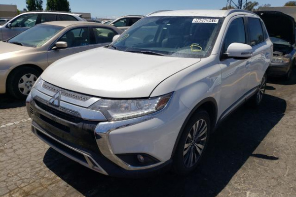 фото MITSUBISHI OUTLANDER