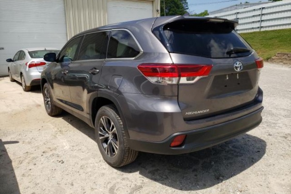фото Toyota Highlander LE