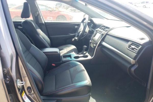 фото Toyota Camry LE