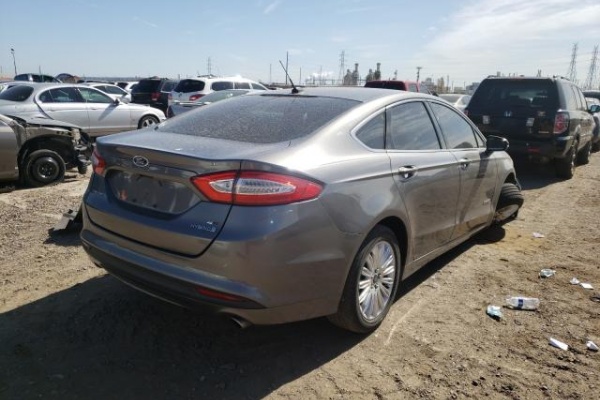 фото Ford Fusion SE HYBRID