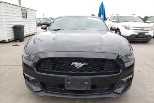 фото Ford Mustang