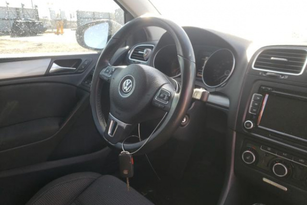 фото VOLKSWAGEN GOLF
