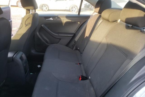 фото Volkswagen Jetta BASE