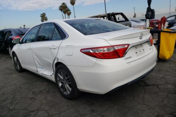 фото Toyota Camry LE