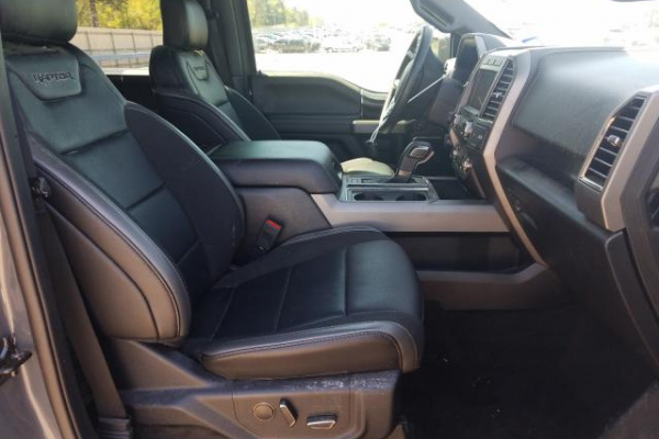 фото Ford F-150 RAPTOR