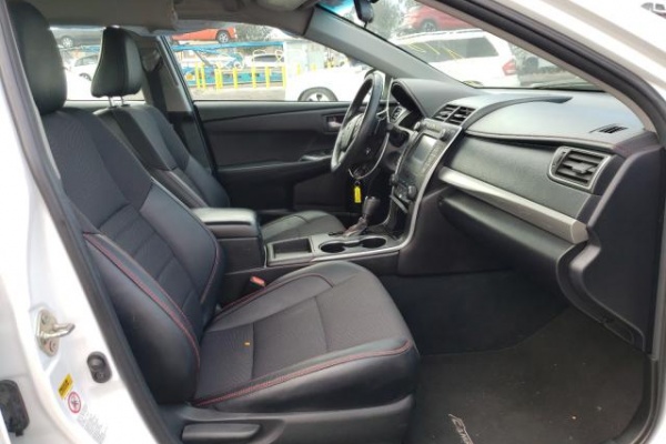 фото Toyota Camry LE