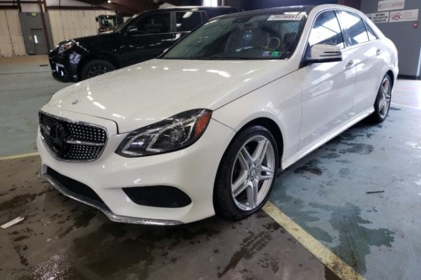 фото Mercedes-Benz  E 300 4MATIC