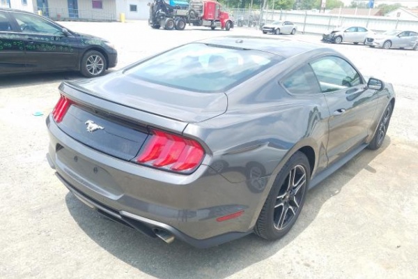 фото Ford Mustang