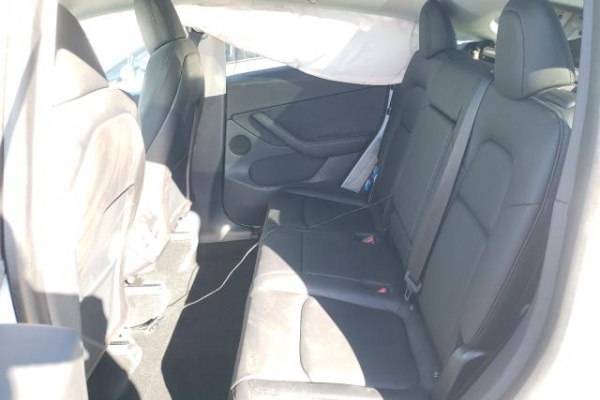 фото Tesla MODEL Y