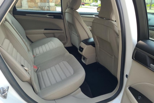 фото Ford Fusion SE