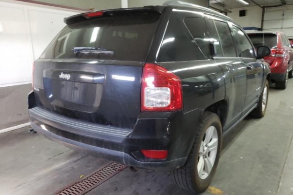 фото Jeep Compass SPORT