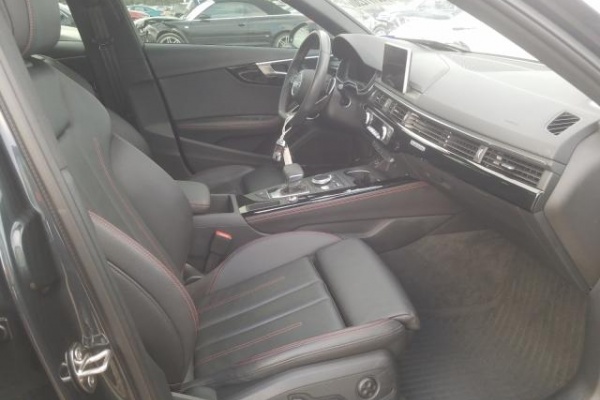 фото Audi A4 Premium Plus