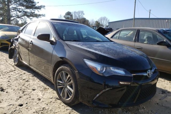 фото Toyota Camry LE