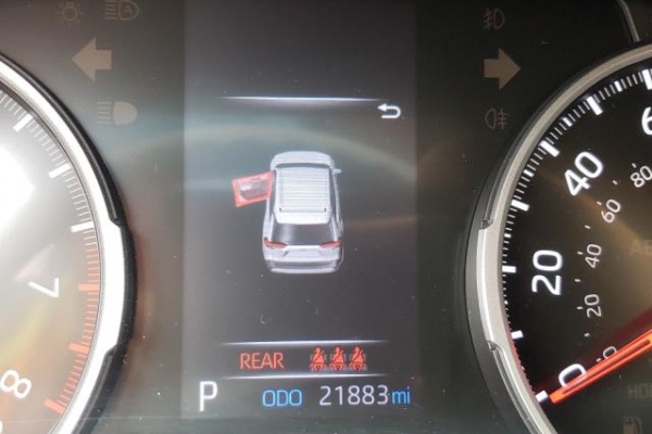 фото Toyota RAV4 LE