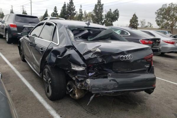 фото Audi A4 Premium Plus