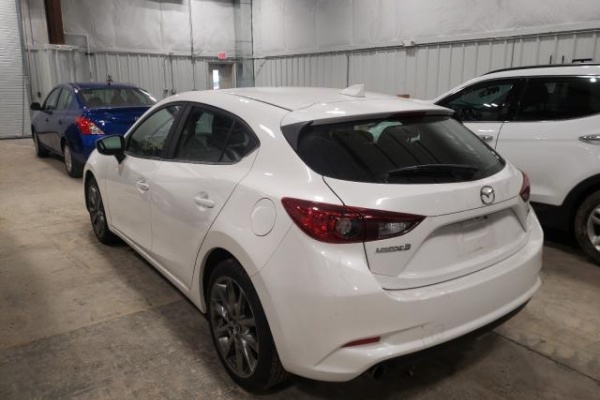 фото Mazda 3 TOURING