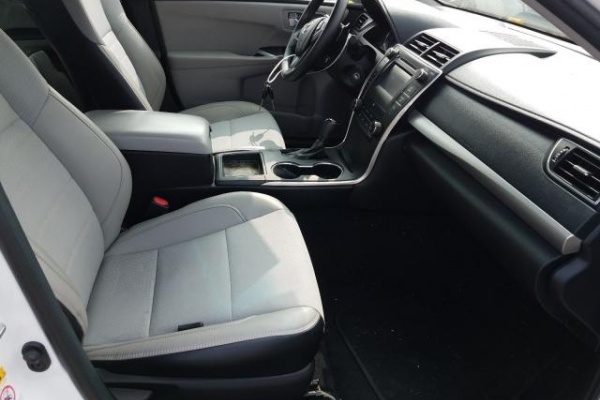 фото Toyota Camry LE