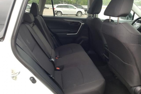 фото Toyota RAV4 LE