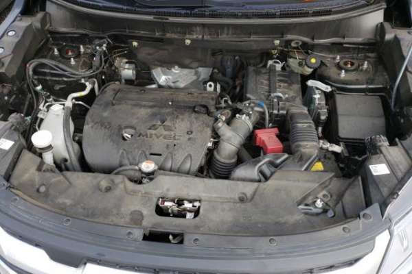 фото MITSUBISHI OUTLANDER